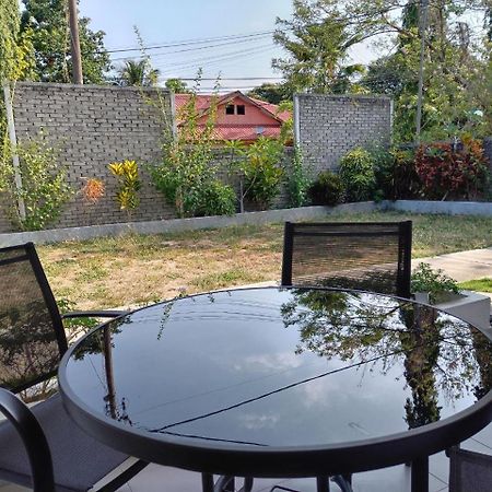 Funduq Al Busyra Motel Pantai Cenang  Exterior photo