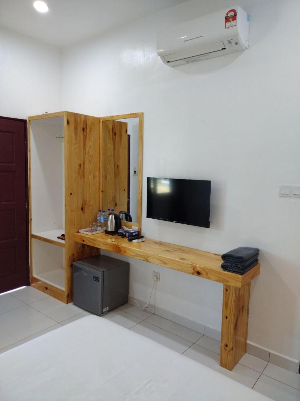 Funduq Al Busyra Motel Pantai Cenang  Exterior photo